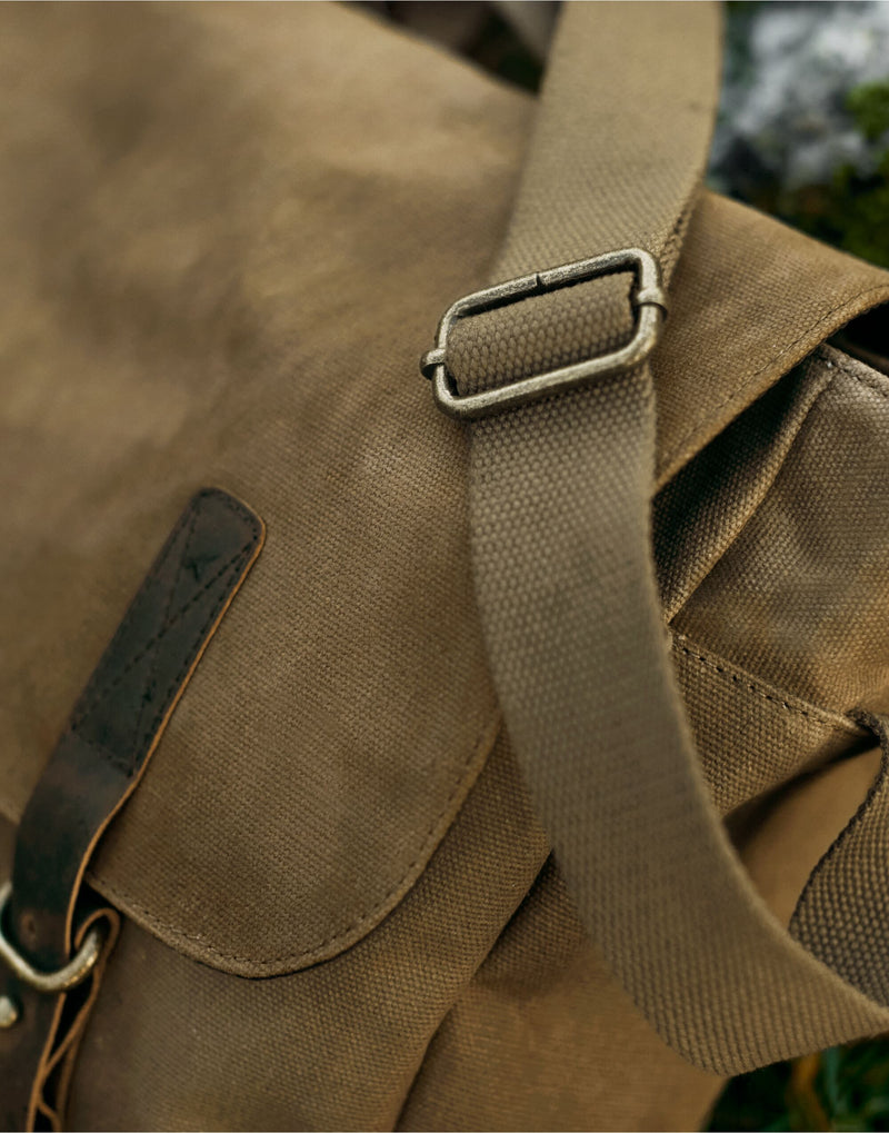 Quadra Heritage Waxed Canvas Messenger Bag QD653